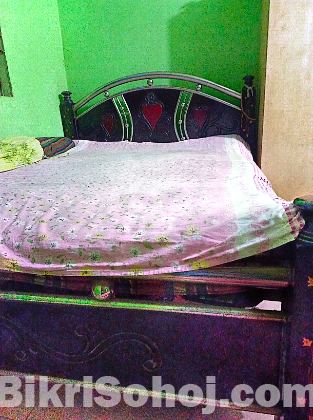 ব্যবহৃত খাট